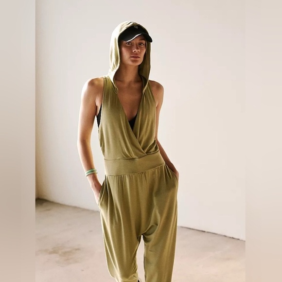 NWT Free People Movement Second Chance One Piece Hooded Sleeveless Sage Small - Picture 2 of 5